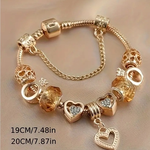 Fashion Hearts Charm Bracelet - Picture 4 of 9